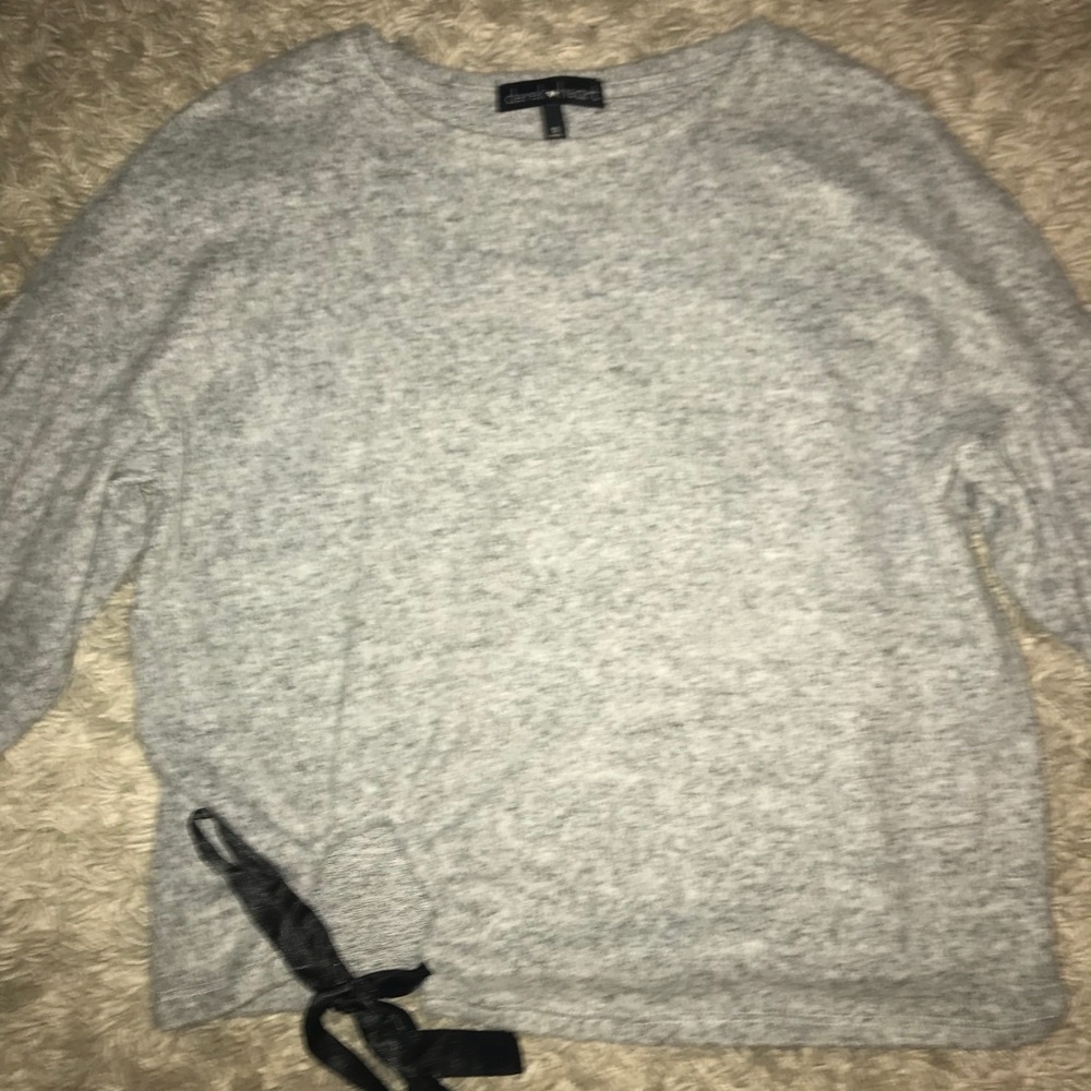 DEREK HEART grey sweater